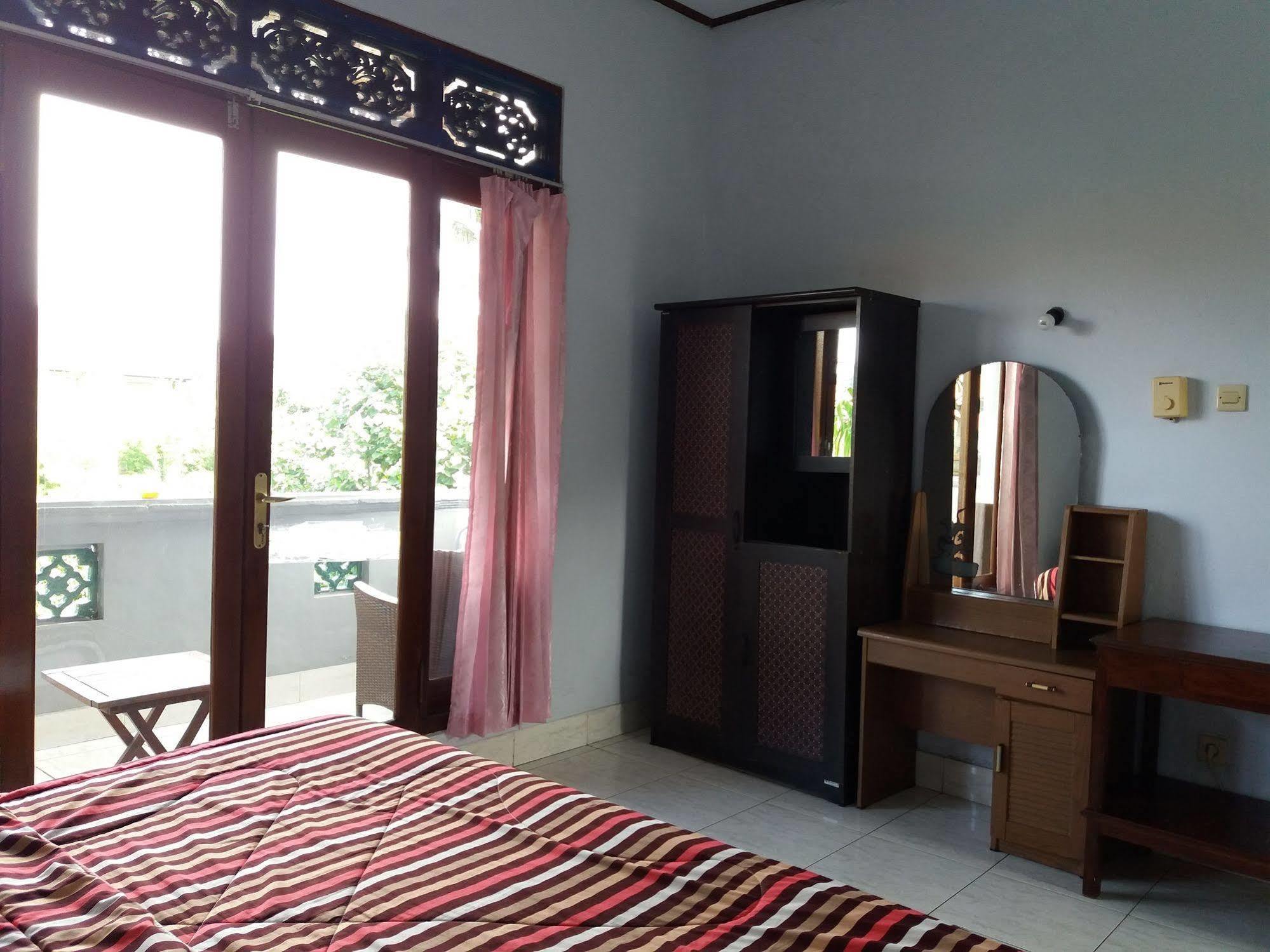 Celagi Inn Padangbai  Exterior photo